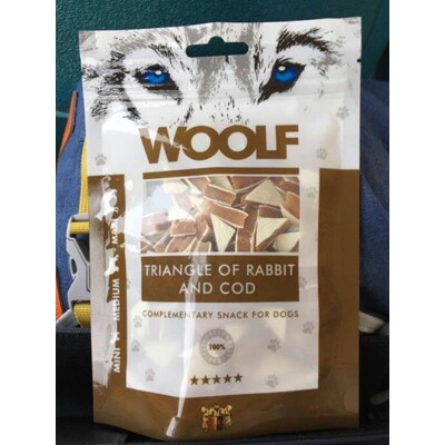 Pamlsok Woolf Dog Rabbit and Cod Triangle 100 g